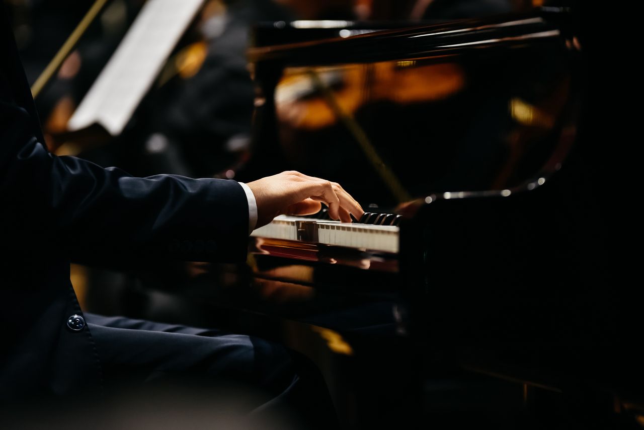 Wieluń: Pierwszy koncert fortepianowy w blasku świec na wieluńskim Podwalu za nami