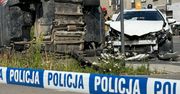 Warszawa: Dachowanie na Bielanach po zderzeniu z przewozem osób. Dwie osoby ranne
