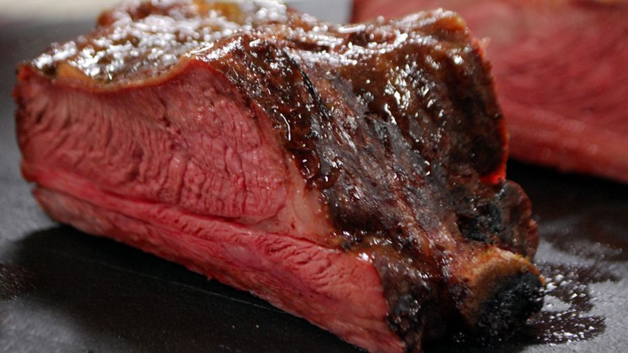 Pieczone żeberka cielęce (mięso i tłuszcz)