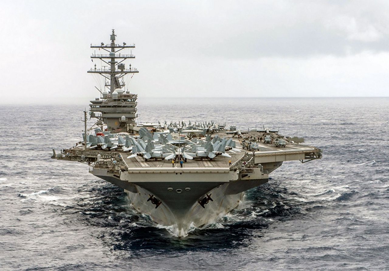 Amerykańskie okręty na Indo-Pacyfiku. Potęga lotnicza i morska w rejonie Tajwanu