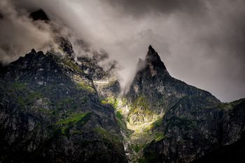 Tajemnica "skamieniałego zakonnika". Szczyt, na który nie prowadzi żaden szlak
