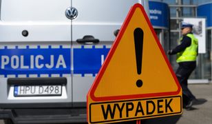 Wypadek pod Wrocławiem. Szkolny autobus zderzył się z dwoma autami