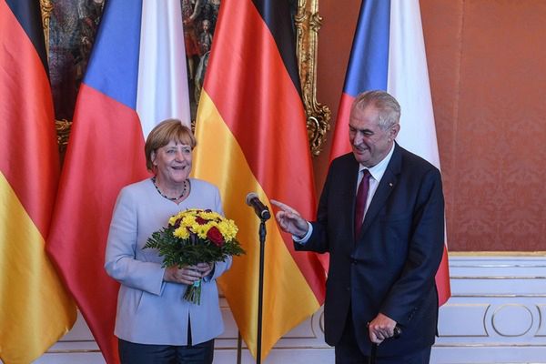 Odmienne stanowiska Niemiec i Czech w sprawie uchodźców