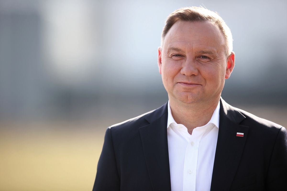 Jasionka, 14.04.2022. Prezydent Polski Andrzej Duda podczas wspólnej konferencji prasowej z prezydentami: Litwy Gitanasem Nausedą, Estonii Alarem Karisem i Łotwy Egilsem Levitsem na lotnisku w Jasionce k. Rzeszowa, 14 bm. Prezydenci Polski i państw bałtyckich odbyli wizytę w Kijowie, gdzie m.in. spotkali się z prezydentem Ukrainy Wołodymyrem Zełenskim. (jm) PAP/Łukasz Gągulski