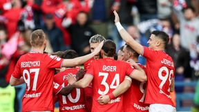 Legendarny klub oddaje mecz walkowerem. Wojna działaczy kryje smutną prawdę [OPINIA]