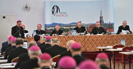 Ks. Andrzej Dymer nie żyje. Duchowny uderzył w biskupów