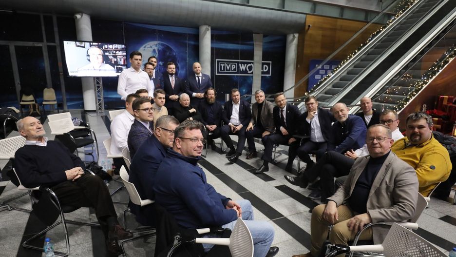Tajemniczy wpis Tuska. Pisze o politykach PiS