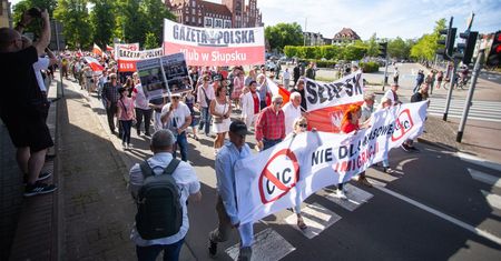 Marsz przeciwko masowym imigrantom przeszedł przez Słupsk