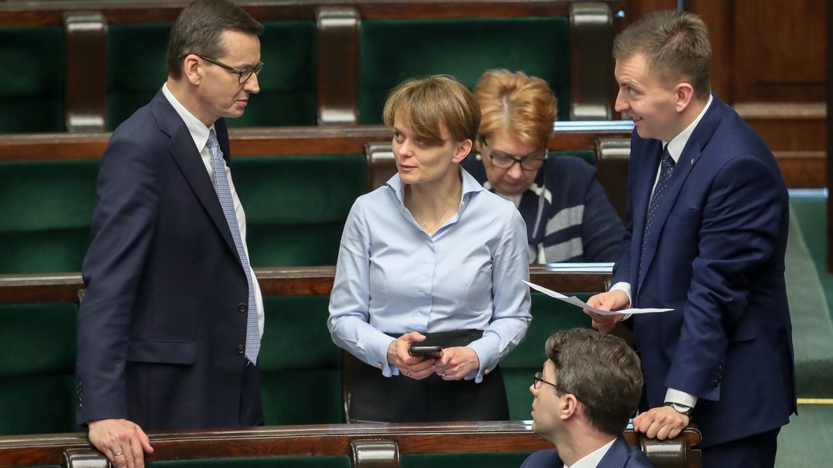 Premier Mateusz Morawiecki i wicepremier Jadwiga Emilewicz