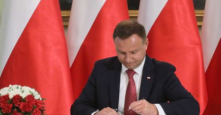 Danina solidarnościowa stała się faktem. Prezydent podpisał ustawę