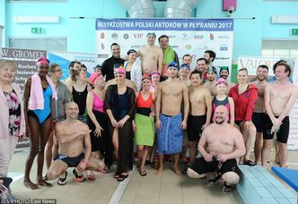 Celebryci w czepkach i goła klata Banasiuka na mistrzostwach w pływaniu! (ZDJĘCIA)