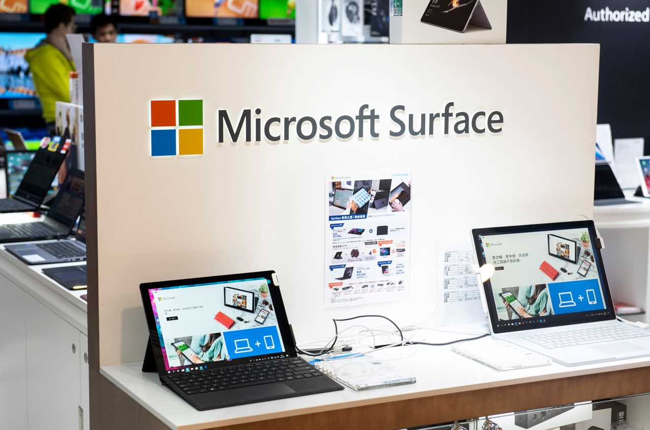 Surface z dwoma ekranami może dostać obsługę aplikacji na Androida (Getty Images)