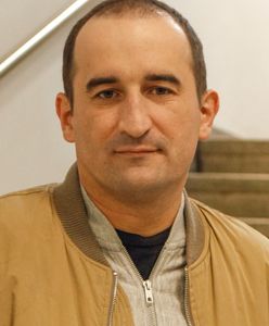 "Po 21 latach picia i brania obudziłem się bez trzęsących się rąk". Tak Misiek Koterski wspomina chwile uzależnienia