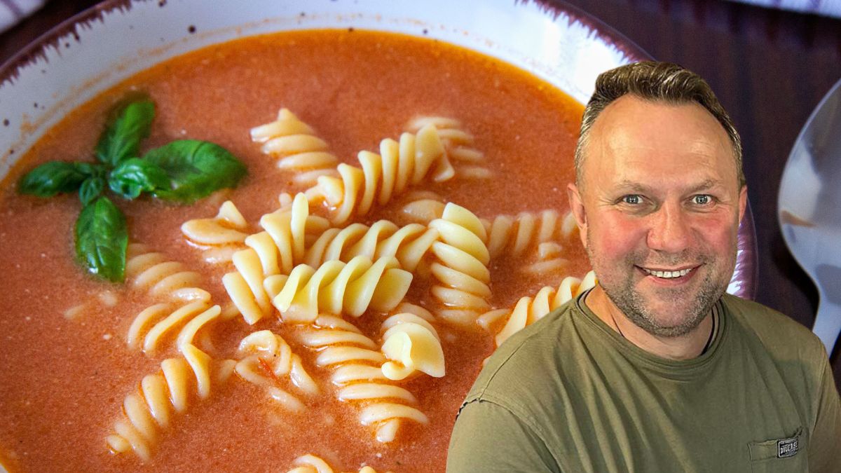 Zupa pomidorowa Tomasza Strzelczyka jest wzbogacona jedną nietypową przyprawą