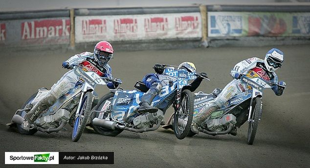 Jaskółki wygrywając w Lesznie zbliżyły się do rundy play-off