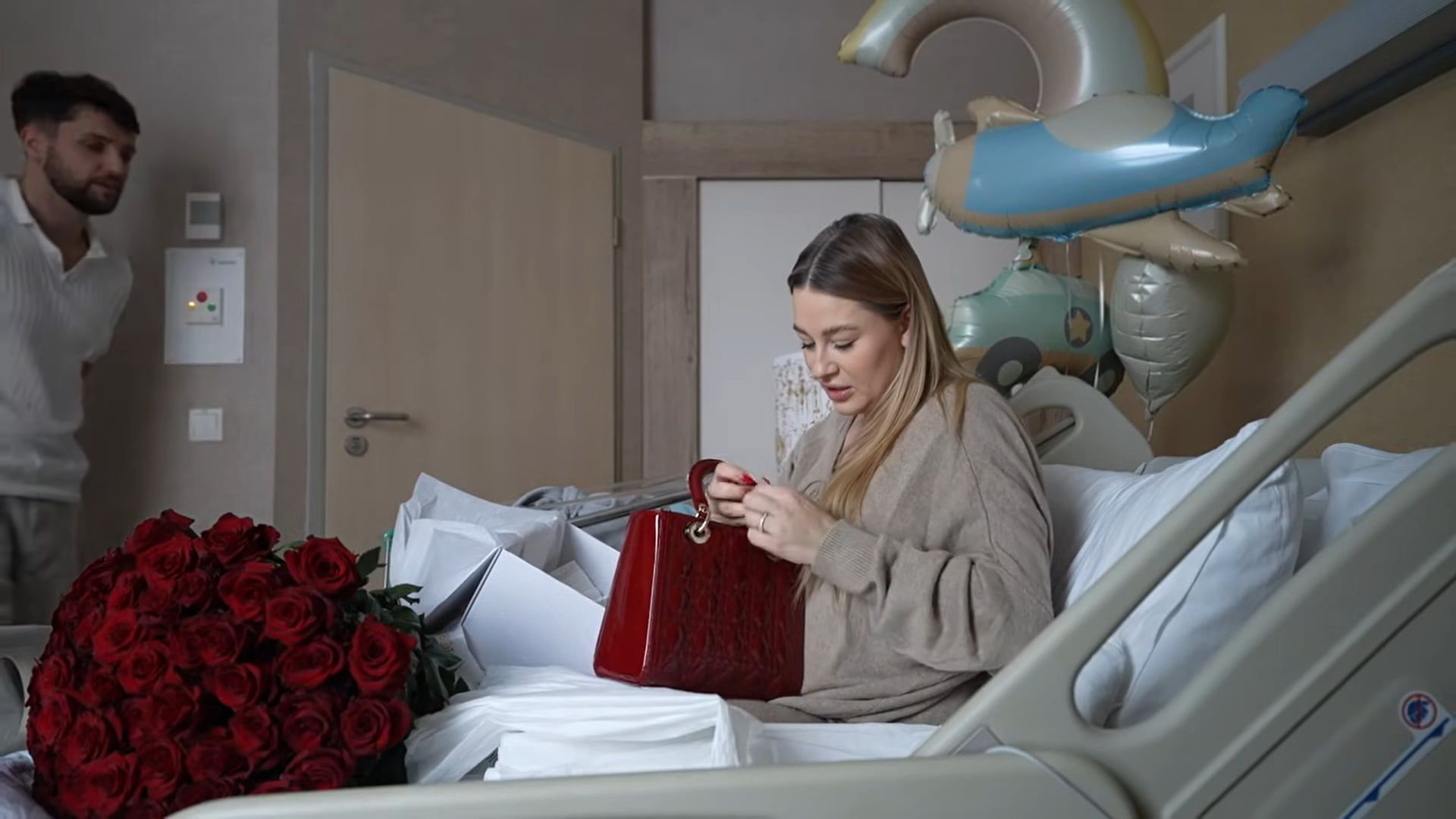 Andziaks dostała od Luki ZA PORÓD dwie torebki 