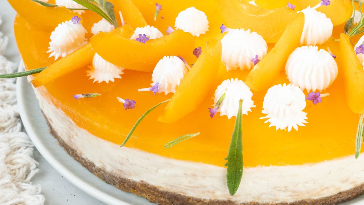 Starodawny przepis na ciasto z kwaśnej śmietany. Zrobisz bez włączania piekarnika