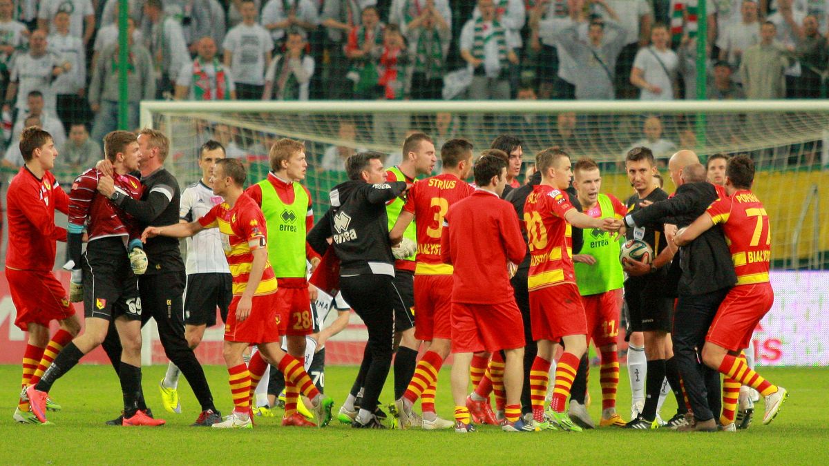 Zdjęcie okładkowe artykułu: PAP / Mateusz Czarnecki  / Zadyma po meczu Legia - Jagiellonia/ maj 2015