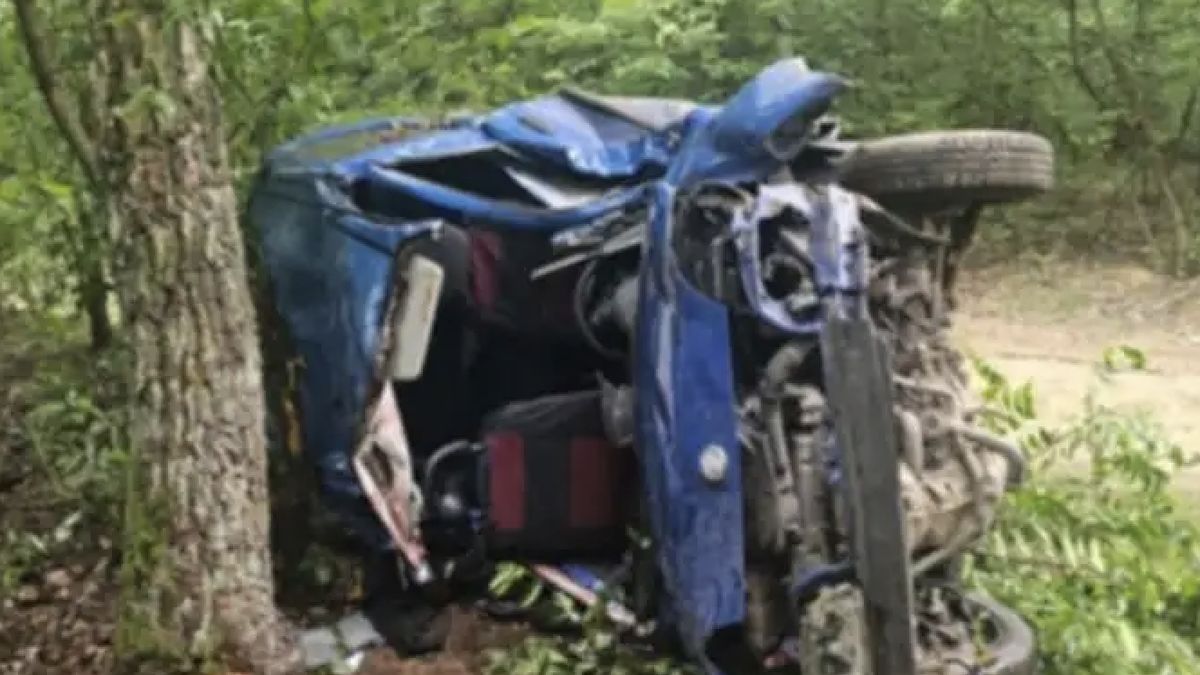 Z samochodu, którym kierował 18-latek, niewiele zostało