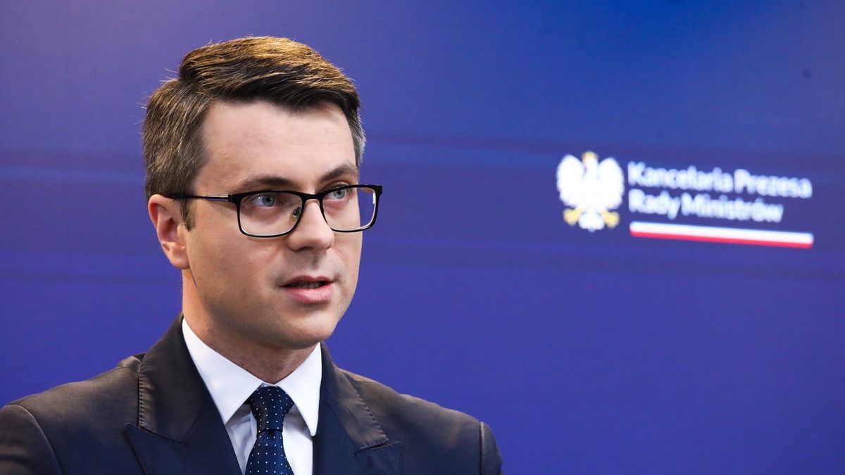 Piotr Mueller na zakrapianej imprezie w szkole 