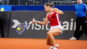 Magda Linette zagrała z gwiazdą. Dwa sety i było po meczu