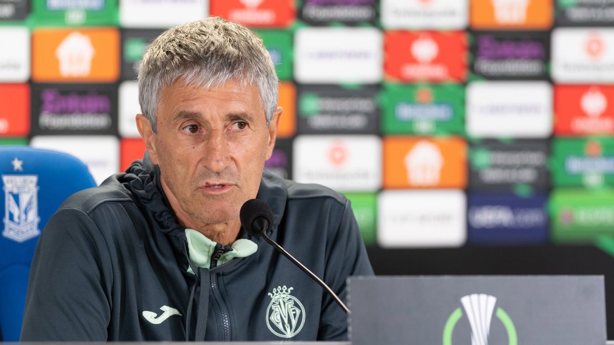 PAP / Jakub Kaczmarczyk / Na zdjęciu: Trener Villarreal Quique Setien.