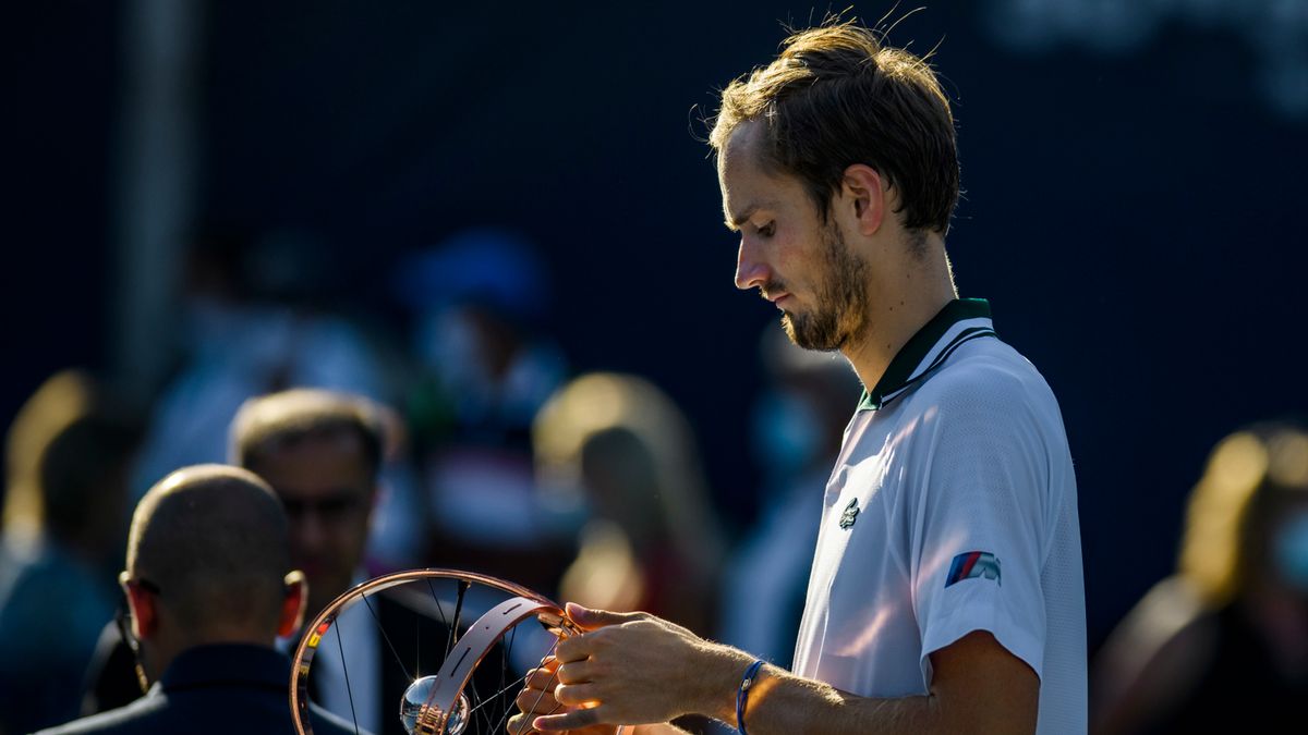 PAP/EPA / WARREN TODA / Na zdjęciu: Danił Miedwiediew, mistrz National Bank Open 2021