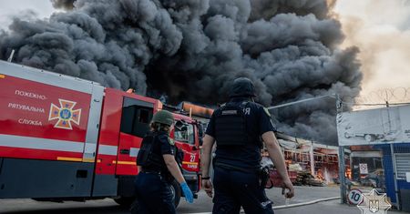 Zełenski publikuje poruszające zdjęcia. "Naloty od ponad 12 godzin"