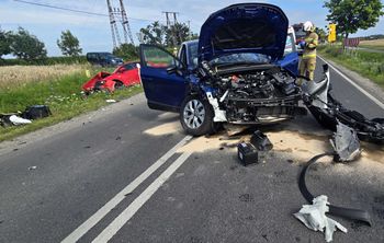Wielkopolskie: Groźna kolizja na DW 242. Sprawca dostał aż 15 punktów karnych