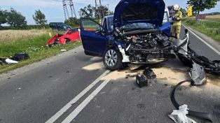 Wielkopolskie: Groźna kolizja na DW 242. Sprawca dostał aż 15 punktów karnych