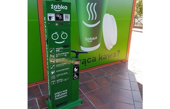 Żabka uruchomi sieć stacji naprawy rowerów