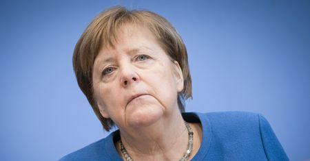 Kanclerz Merkel w ogniu krytyki. Bo Niemcy nie działają jak szwajcarski zegarek