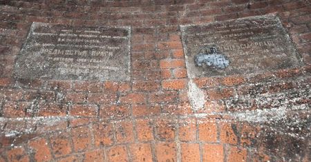 Odkrycie w warszawskich kanałach. Pamiątka sprzed 115 lat