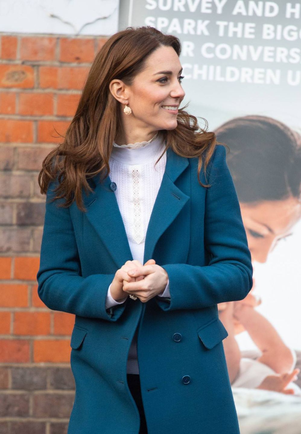 Księżna Kate w niebieskim płaszczu