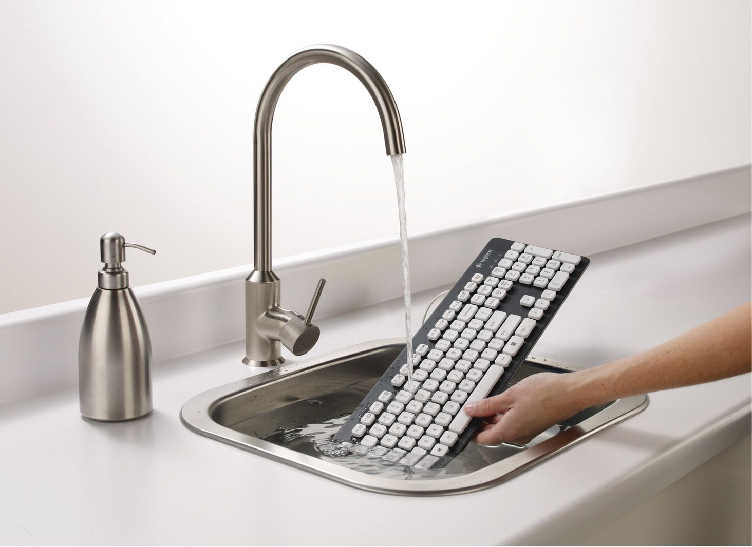 Logitech K310 – lubi dobre szorowanie. Najlepiej pod prysznicem 2