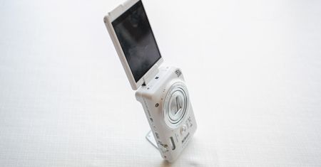 Nikon Coolpix S6900 - kompakt do zdjęć selfie [specyfikacja i pierwsze zdjęcia]