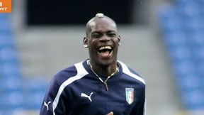 Włochy - Urugwaj: Balotelli staranował Pereirę