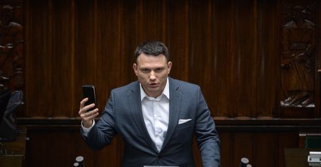 Mentzen wypalił. "Mentalni ubecy, moralne zera"