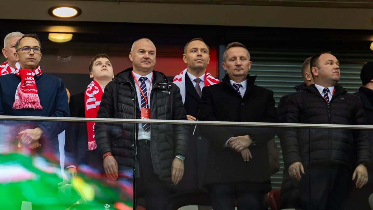 Karol Nawrocki na meczu