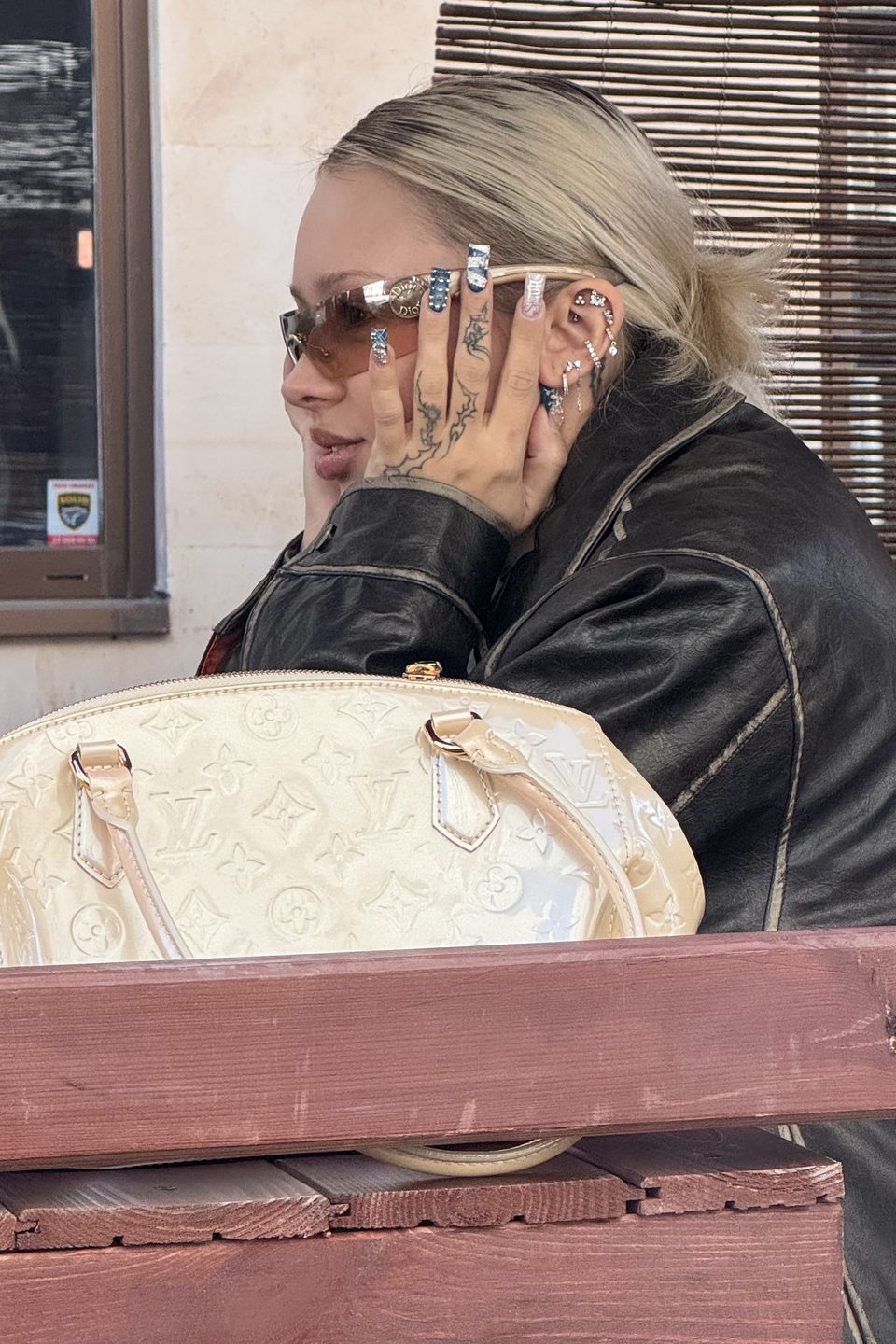 Odpicowana Lila Janowska stołuje się w modnej knajpce