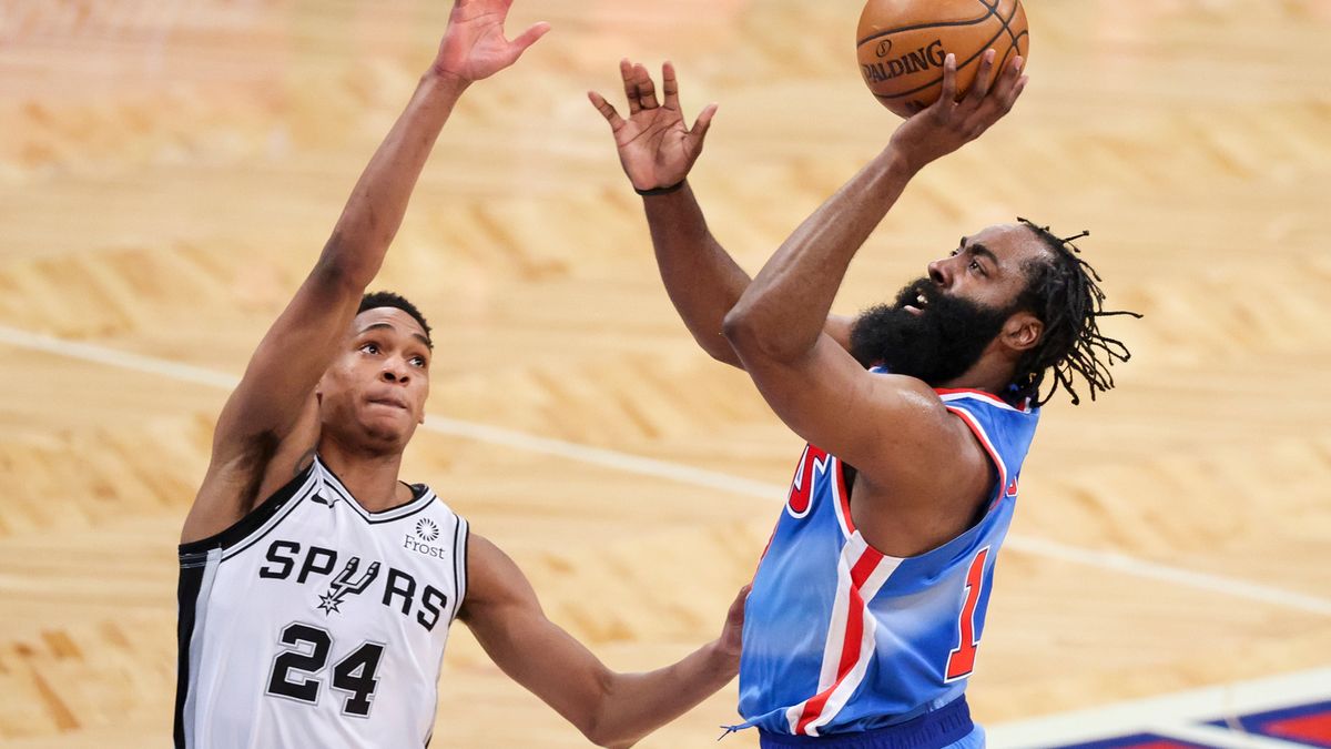 PAP/EPA / JUSTIN LANE / Na zdjęciu: James Harden