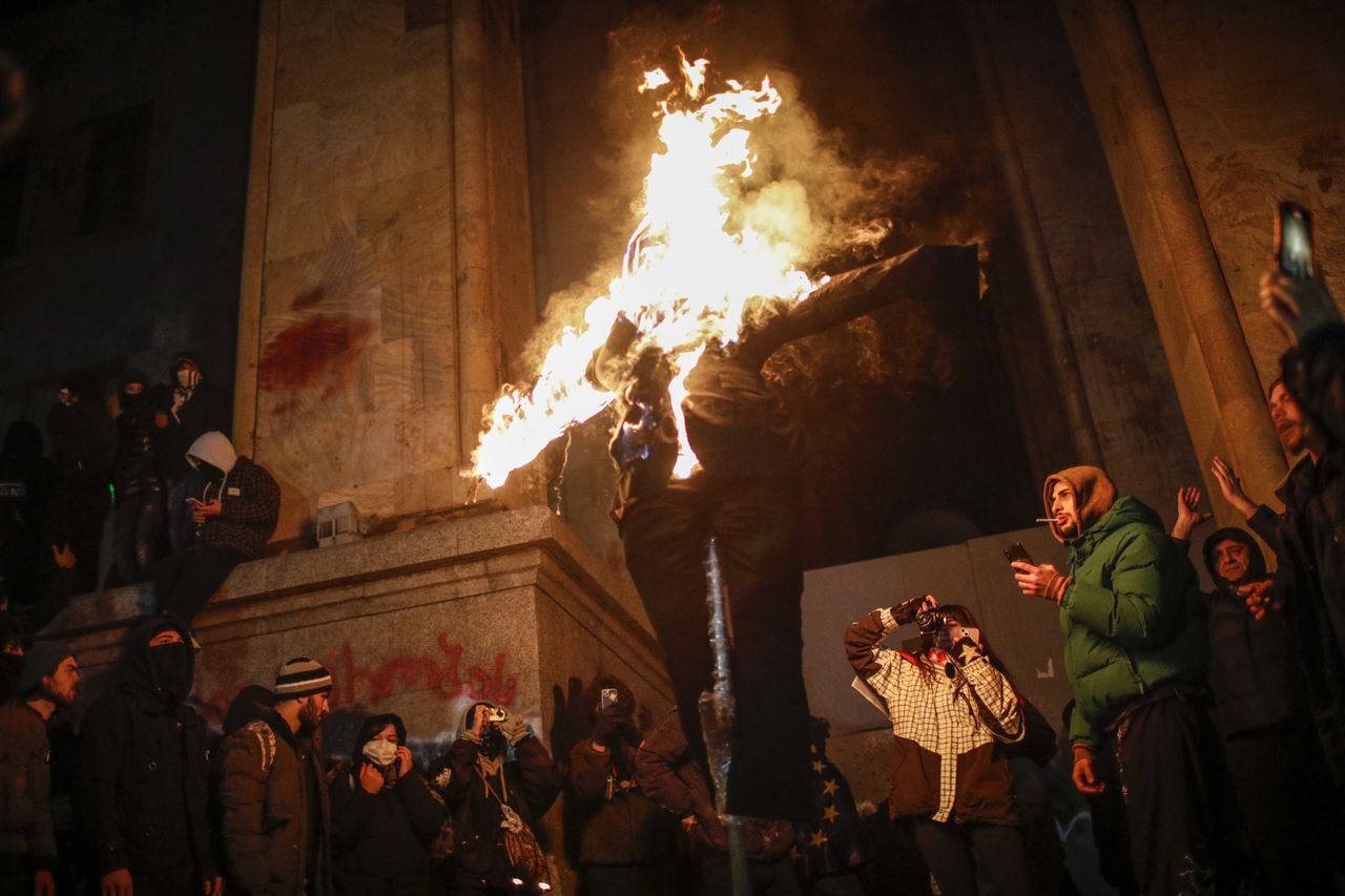 Gorąco w Tbilisi. Policja siłą rozpędza protest