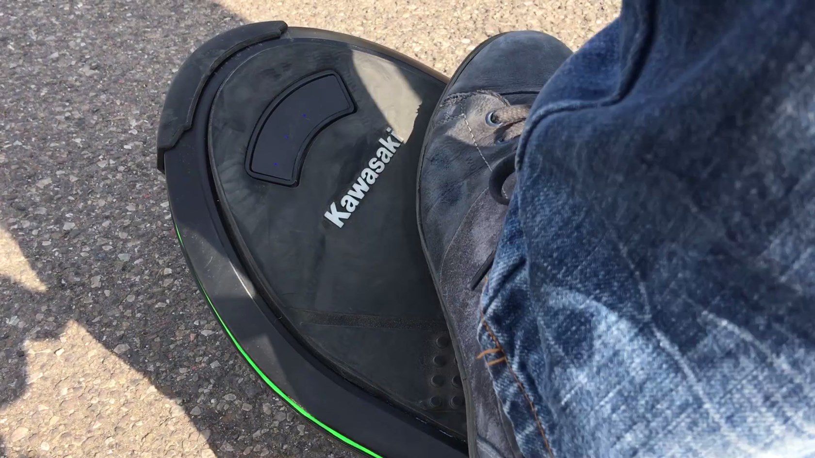 Test elektrycznej deskorolki Kawasaki 4