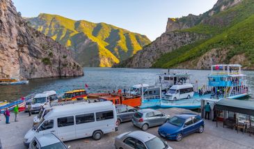 Wakacje 2021. Urlop w Albanii - samolotem czy samochodem?