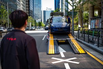 Tesla, mamy problem. Blisko połowa aut nie przechodzi przeglądów