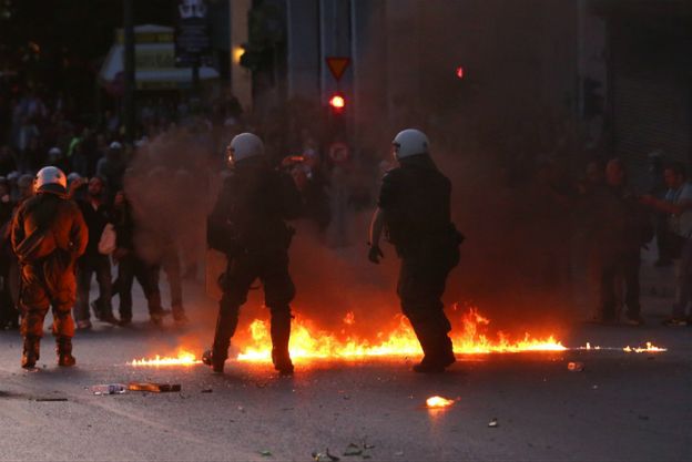 Grecki parlament przyjął pakiet reform. Zamieszki w Atenach