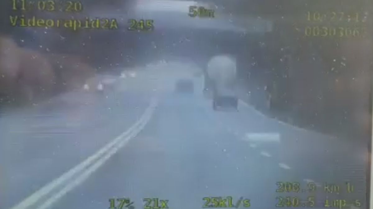 Kierowca kilkukrotnie przekroczył prędkość 200 km/h.