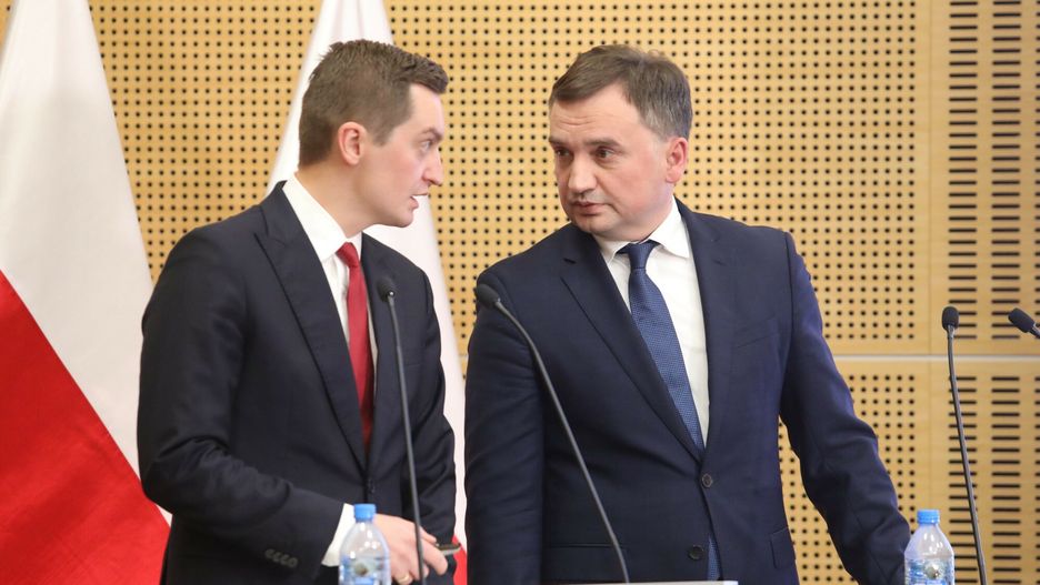 Praworządność a reforma sądownictwa. Problemy władzy PiS 