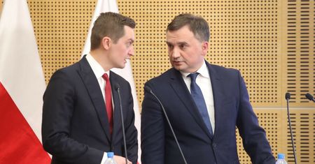 Sędziowie odsunięci od orzekania. "Za skutki będziemy jeszcze długo płacić"