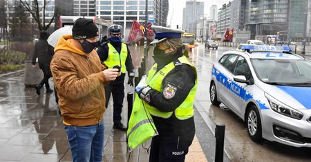 Nowe obostrzenia w całej Polsce? "To niepopularne, ale niestety tak"